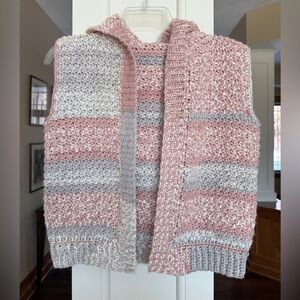 Crocheted Hooded Vest Women’s Open Front Pink and Gray Fair Isle Medium.
